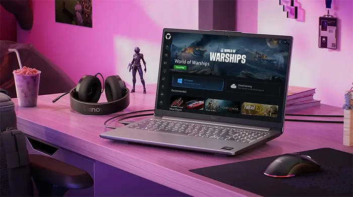 Notebook Gamer LOQe Gen 10 Ryzen 7 Lenovo 83S00001CL Visualización de la memoria RAM DDR5 y el almacenamiento SSD NVMe, destacando las velocidades de carga ultrarrápidas.